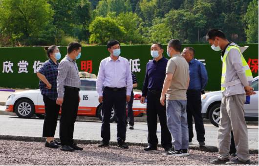 六安市公路管理處黨委書(shū)記、主任楊廣來(lái)一行蒞臨指導(dǎo)我司項(xiàng)目